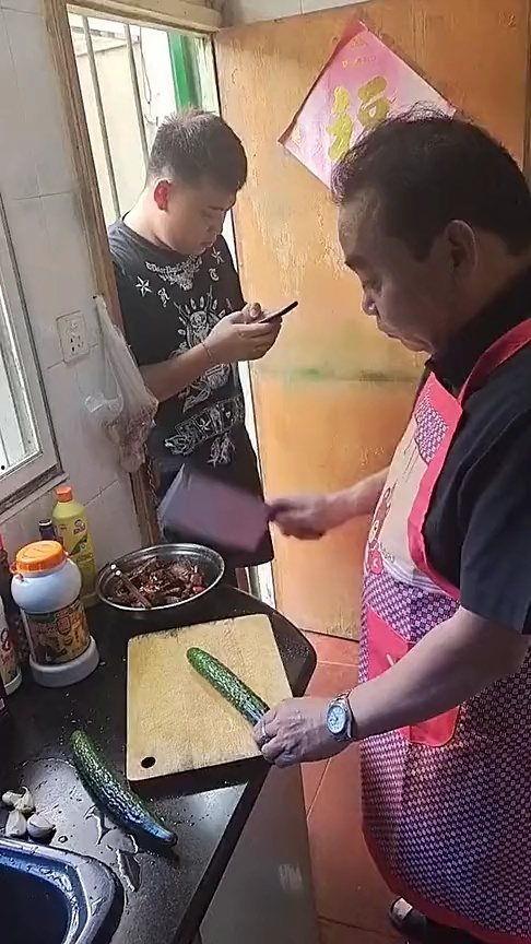 岳父家吃瓜,一场欢乐的夏日家庭盛宴