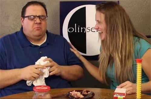 老外理发吃瓜视频,趣味横生一幕引网友热议