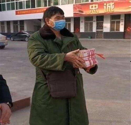 大衣哥朱之文吃哈密瓜