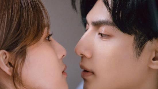 白露吃瓜吻戏,甜蜜吻戏浪漫上演