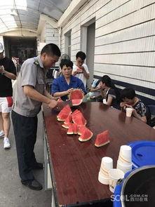 成都吃瓜群众图片